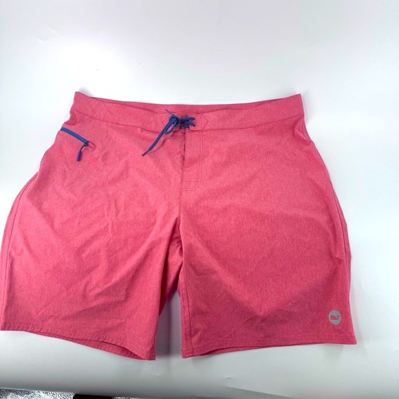 Vineyard Vines Men's Coral Hybrid Swim suit / Board Shorts - Picture 2 of 10